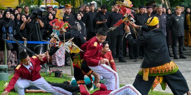 40 Siswa Sekolah Rakyat Banyuwangi Sukses Hibur Publik dengan Fragmen Perang Puputan Bayu