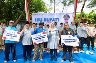 Pemkab Banyuwangi Tingkatkan Produktivitas dan Keselamatan Nelayan dengan Bantuan Mesin Kapal dan Alat Tangkap