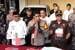 Jelang Lebaran, Polresta Banyuwangi Musnahkan Ribuan Liter Miras dan Puluhan Knalpot Brong