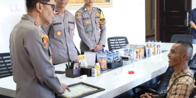 Warga Sarongan Diganjar Piagam Penghargaan, Berhasil Gagalkan Penipuan Tokek Emas terhadap WNA Thailand