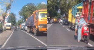 Kemacetan panjang terjadi di Jalan Raya Sultan Hasanuddin Genteng Banyuwangi, tepatnya di depan RSUD Genteng Banyuwangi. (Foto. Mahendra Ardi)