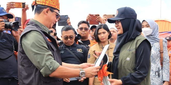 Bupati Banyuwangi Ipuk Fiestiandani menyampaikan terima kasih atas kesempatan menjadi tuan rumah sarasehan Gelar Peralatan Kebencanaan. (Foto. Istimewa)