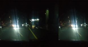 Latihan gerak jalan di malam hari dikeluhkan pengguna jalan di Yosomulyo, Gambiran. (Foto. Erwin Pambudi)