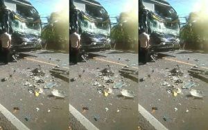 Kerusakan bus pasca kecelakaan yang terjadi di Banjar Tirtakusuma, Desa Candikusuma, Kecamatan Melaya, Kabupaten Jembrana. (Foto. Suharyono)