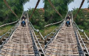 Jembatan bambu yang melintang di Kali Setail, Desa Ringinpitu, Kecamatan Tegaldlimo, Kabupaten Banyuwangi. (Foto. Idham Aris)
