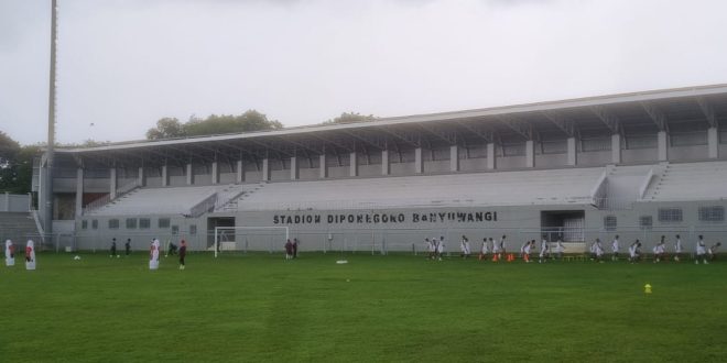 Jajal Stadion Diponegoro yang Diajukan Sebagai Tuan Rumah Liga 4, Para Pemain Persewangi Banyuwangi Antusias Latihan