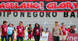 Bupati Banyuwangi Ipuk Fiestiandani Saksikan Langsung Laga Ketiga Grup A Liga 4 Jatim di Stadion Diponegoro, Apresiasi Kemajuan Persewangi