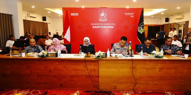 Bupati Banyuwangi bersama jajaran Forum Pimpinan Daerah menggelar rapat koordinasi (rakor) yang dipimpin oleh Ipuk Fiestiandani. (Foto. Istimewa)