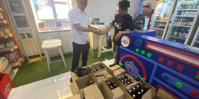 Polresta Banyuwangi Gencar Tindak Penjual Miras Ilegal Gol B dan C, Ratusan  Botol Diamankan jadi Barang Bukti