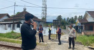 Sebuah kecelakaan terjadi di perlintasan sebidang tanpa palang pintu di Desa Tegalharjo, Kecamatan Glenmore. (Foto. Istimewa)