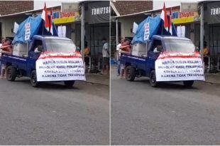 Aksi unjuk rasa di depan Balai Desa Tegalsari pada Rabu 21 Mei 2025 menyoal seleksi perangkat desa. (Foto. Saiful Anwar)