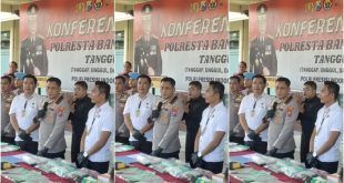 Kapolresta Banyuwangi Kombes Pol Rama Samtama Putra menyampaikan temuan narkoba dalam konferensi pers yang digelar pada Rabu 28 Mei 2025. (Foto. Rijal Sarofi)