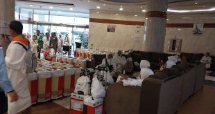 Koper Milik Calon Jemaah Haji (CJH) Kloter 43 asal Banyuwangi pada Kamis, 22 Mei 2025 tengah bersiap untuk melanjutkan perjalanan ibadah mereka ke Kota Mekkah. (Foto. Dimyati For RBT)