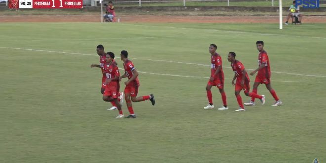 Skuad Persebata Lembata yang secara mengejutkan di Tahan Imbang oleh PS Peureulak Raya dengan skor 1 - 1. (Foto. Kanal YouTube PSSI TV)