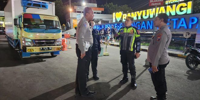 Ketapang Masih Lumpuh, Polretsa Banyuwangi Terjukan Kekuatan Penuh Atasi Kepadatan