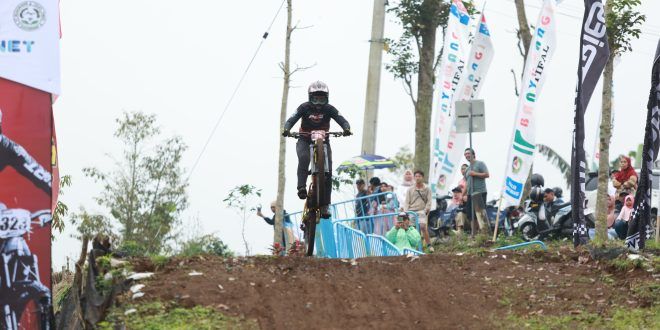 Gelaran Downhill UCI Berhasil Digelar di Banyuwangi Selian Indah Juga Menantang
