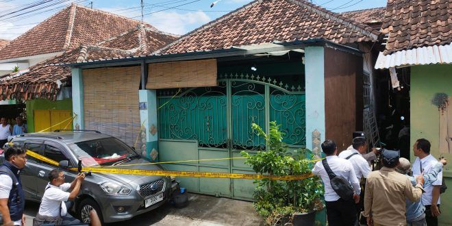 Suami Tikam Istri Dengan Pisau Dapur Hingga Meninggal Dunia