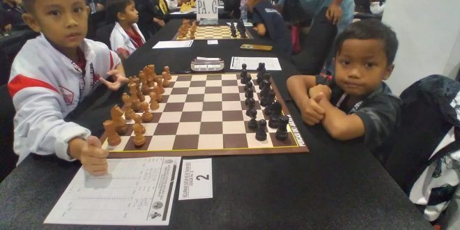 Dua Bocah Atlet Catur Banyuwangi Naufan dan Pilar Bersinar di Kejurnas Mamuju