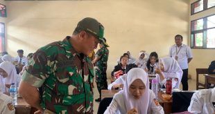 Gembira, Senang dan Bahagia Siswa Siswi Menerima Makan Bergizi Gratis