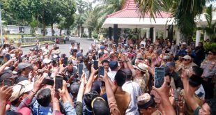 Celetuk Warga Minta KPK Turun ke Banyuwangi, Sulut Kericuhan Usai Rapat Dengar Pendapat