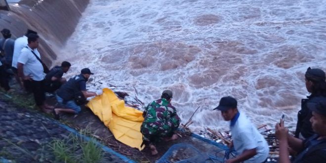 Terungkap Penemuan Mayat di Dam Blokagung Seorang Perempuan
