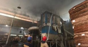 Si Jago Merah Lahap Dust Collector PT APL, Damkarmat Banyuwangi Gerak Cepat Padamkan Api dalam 2 Jam