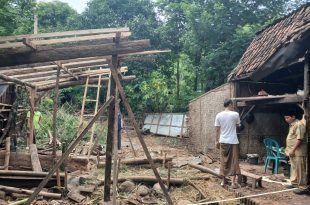 Hujan dan Angin Kencang Landa Situbondo Dapur Rumah Warga Roboh
