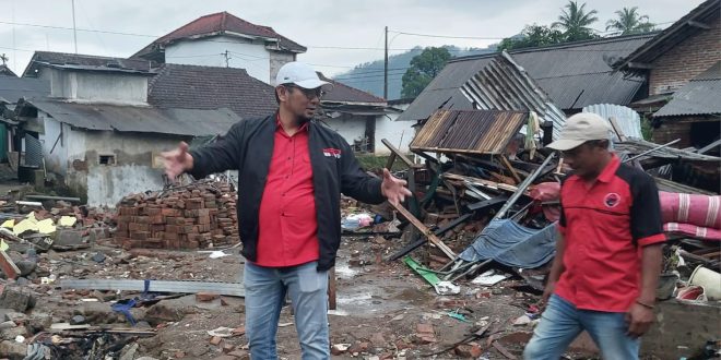 Pergantian Pucuk Pimpinan PDIP Banyuwangi Apakah Ada Bayang-Bayang Rekayasa Elite?